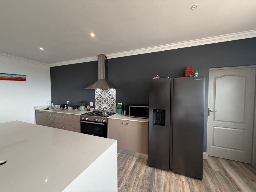 5 Bedroom Property for Sale in Dana Bay Western Cape